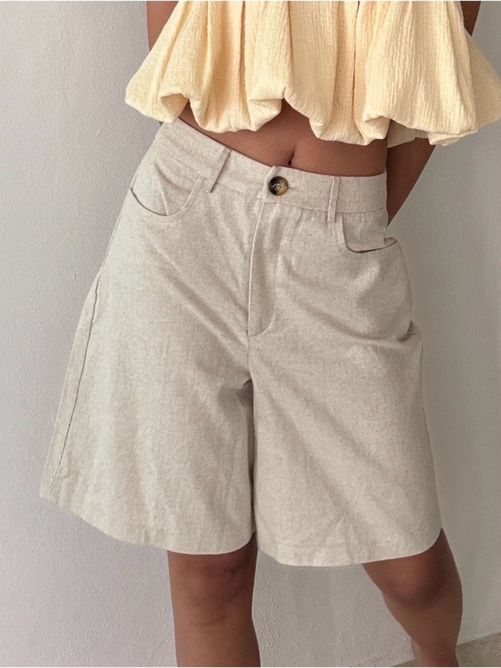 PrettyLittleThing Beige High-Waist Bermuda Shorts